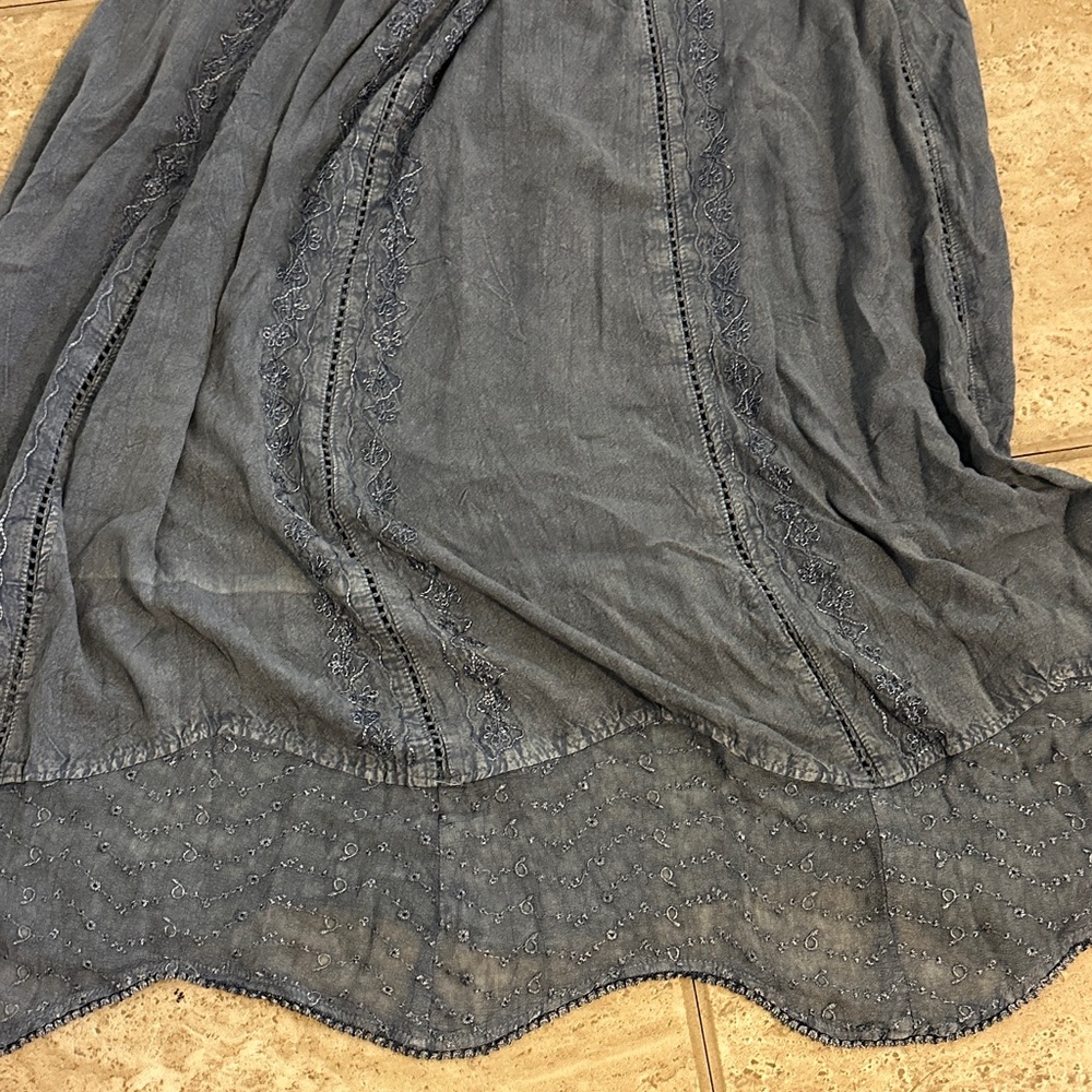 Elegant Blue Maxi Skirt - Picture 4 of 4